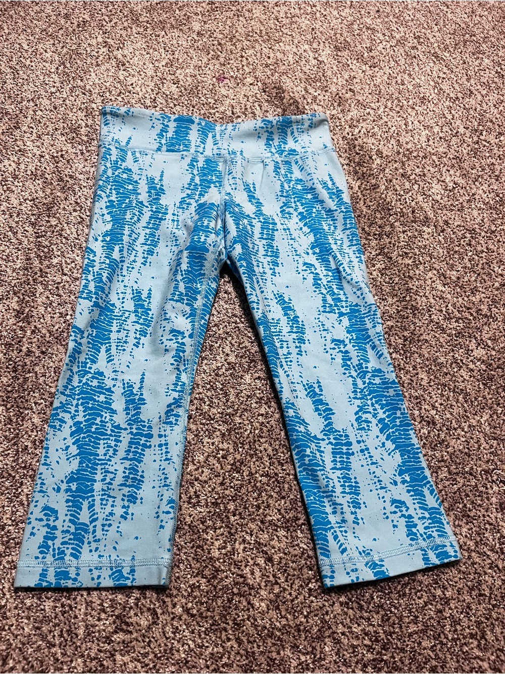 Under Armour HeatGear Blue Abstract Print Capri Leggings Women’s Medium
